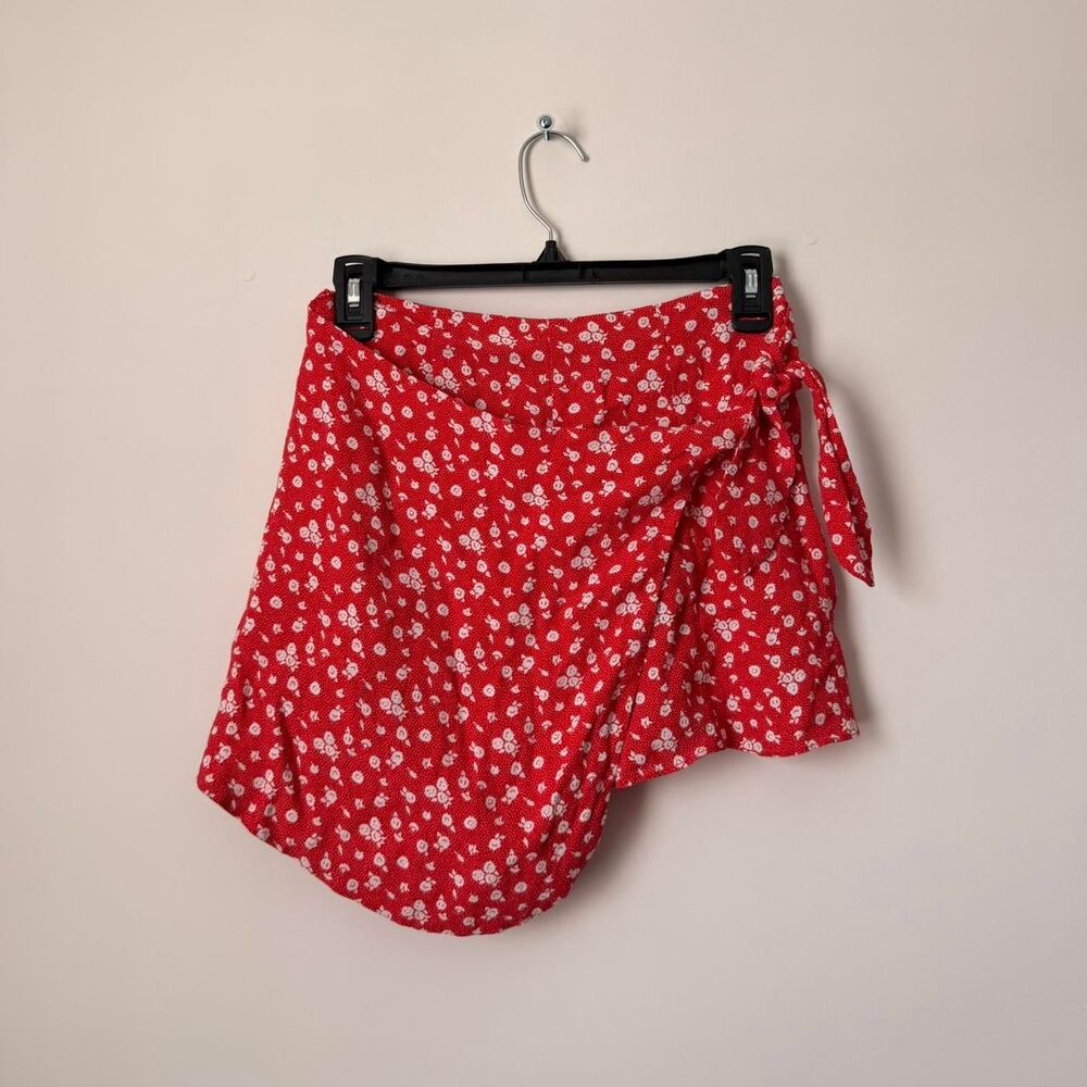 Privacy Please Revolve Red Floral Mini Skort Size Small
